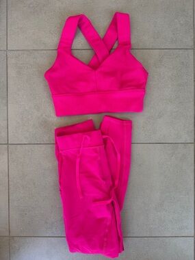 ALO Yoga Bright Hot Pink Sports Bra & Leggings Set